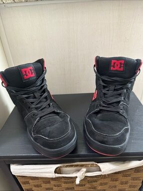 DC Shoes Cure Black and Red High-Top Skate BMX men’s 8
